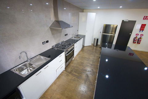 The Bunkhouse - Accommodation Gladstone 2