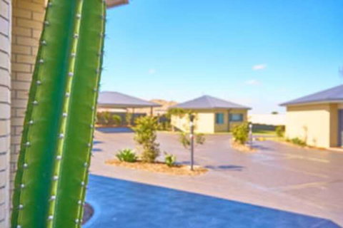 Hunter Oasis - Accommodation Gladstone 0