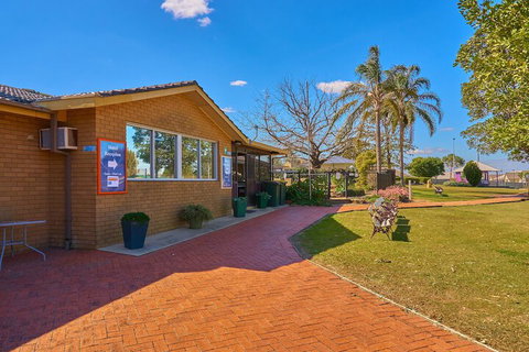 Hunter Oasis - Accommodation Gladstone 3