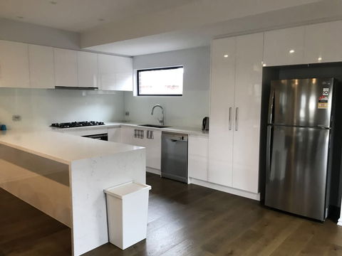 Glen Manor 1 - Accommodation Gladstone 2