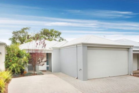 Sunrise Cove - Accommodation Gladstone 0