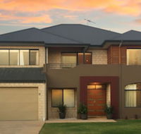 The Lakes House - Accommodation Gladstone