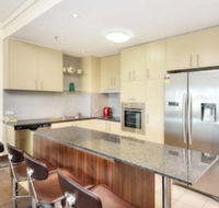 Beachfront Resort 2 Bedroom High Floor - Accommodation Gladstone