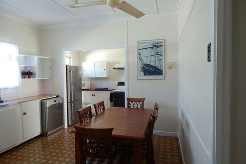 Sailor's Rest Holiday House - Accommodation Gladstone 2