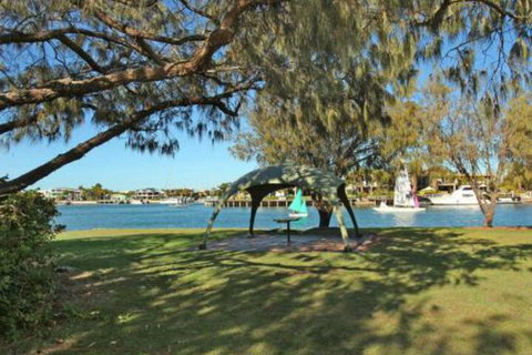 Little Hill 3 2 BDRM Apt On Parkyn Pde - Accommodation Gladstone 0