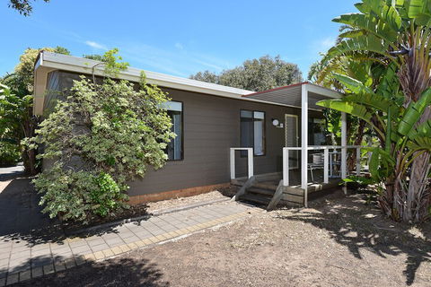 Port Elliot Holiday Park - Accommodation Gladstone 4