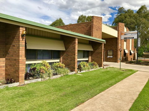 River Motel - Accommodation Gladstone 0