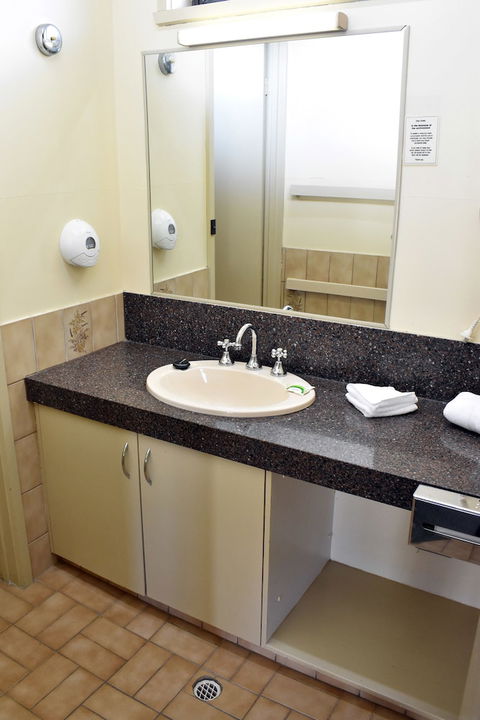 River Motel - Accommodation Gladstone 5