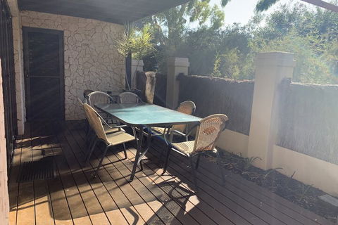 Dunsborough Deluxe Villa Retreat - Accommodation Gladstone 3