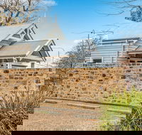 Grandview Accommodation - The Elm Tree Apartments - Accommodation Gladstone