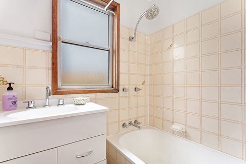 Cromarty Crescent 12 - Accommodation Gladstone 5
