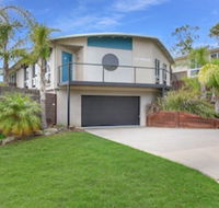 Lake House - Accommodation Gladstone