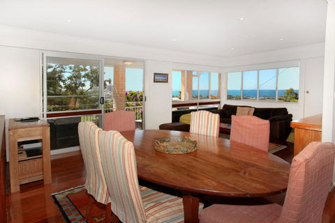 32 Barra Crescent Coolum Beach. Bond 500 FOXTEL WIFI Linen Supplied - Accommodation Gladstone 3