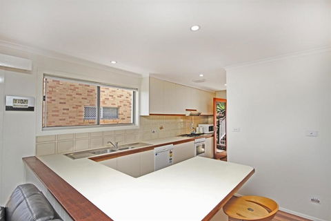 32 Barra Crescent Coolum Beach. Bond 500 FOXTEL WIFI Linen Supplied - Accommodation Gladstone 1