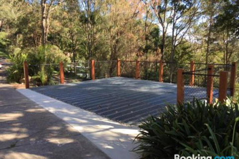 Avalon Tree House - Accommodation Gladstone 4