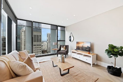Ultra Modern Brand New CBD View - Accommodation Gladstone 0