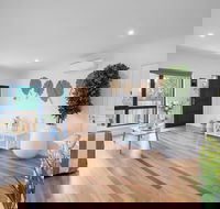 AUJOY 3 Bed Townhouse Burwood 1 - Accommodation Gladstone