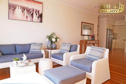 AUJOY 4 Bed Townhouse Glen Waverley - Accommodation Gladstone 7