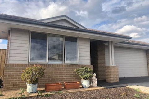 Lovely House - Accommodation Gladstone 0