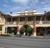 Mickey Bourke's Koroit Hotel - Accommodation Gladstone