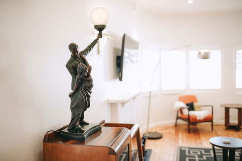 Deco Beach Luxury Apartments - Accommodation Gladstone 3