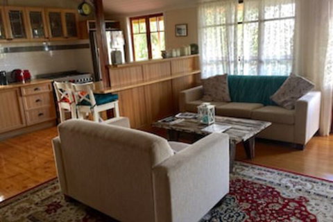 Boonah Cottage - Accommodation Gladstone 0
