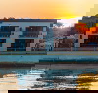 Ulverstone Waterfront Apartments - Accommodation Gladstone