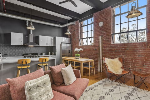 BOUTIQUE STAYS - Loft On Rose - Accommodation Gladstone 5