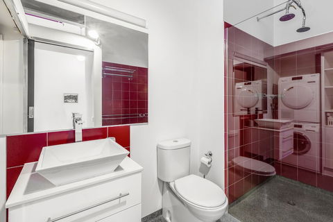 BOUTIQUE STAYS - Loft On Rose - Accommodation Gladstone 4