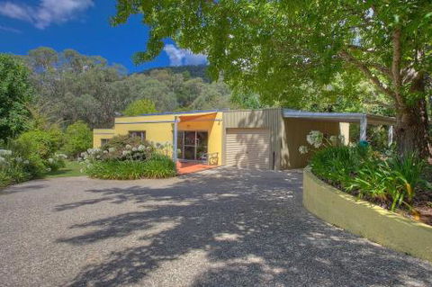 A Bach At Bright Bright VIC - Accommodation Gladstone 1