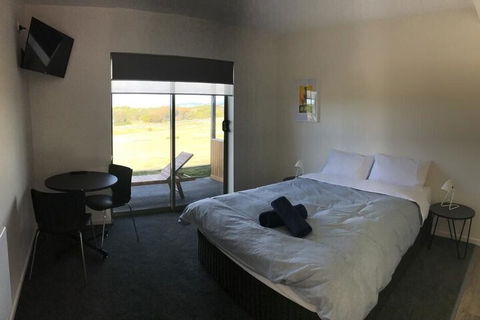 The Surfside Beaumaris - Accommodation Gladstone 4