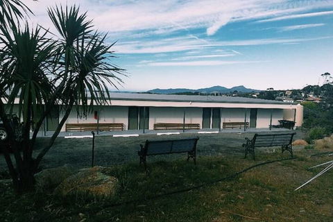 The Surfside Beaumaris - Accommodation Gladstone 1