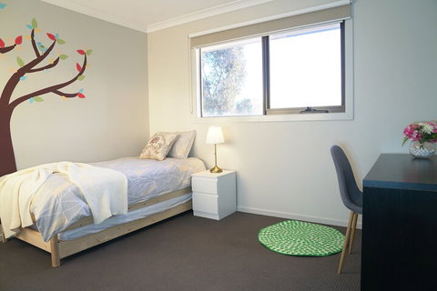 Cozy & Spacious House In Melbourne - Accommodation Gladstone 6
