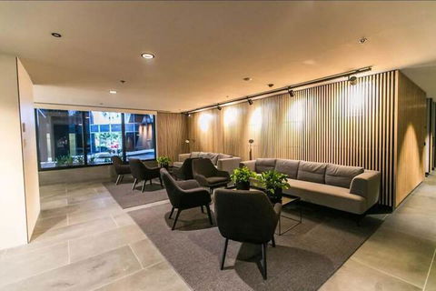 JC Marina Tower Docklands - Accommodation Gladstone 6