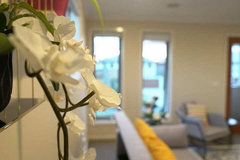 Beautiful Big House In Melbourne - Accommodation Gladstone 3