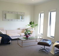 Brand New 4 Bedrooms House - Accommodation Gladstone