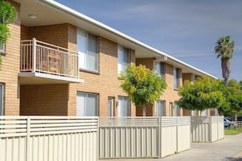 The Executive - Central & Sophisticated - Accommodation Gladstone 0