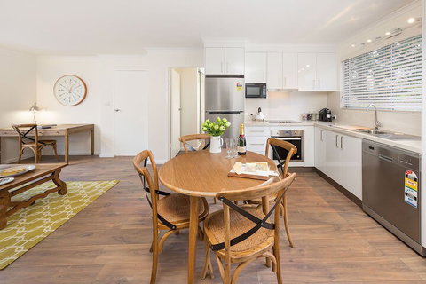 The Executive - Central & Sophisticated - Accommodation Gladstone 2