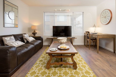 The Executive - Central & Sophisticated - Accommodation Gladstone 3
