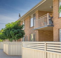 Sleeping in Style Central  Sophisticated - Accommodation Gladstone
