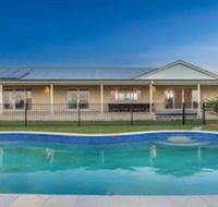 Your Luxury Escape Byron Sunset Breeze - Accommodation Gladstone