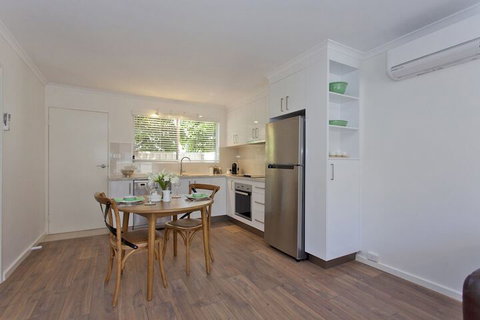 Boutique Apartment Central & Sophisticated - Accommodation Gladstone 4