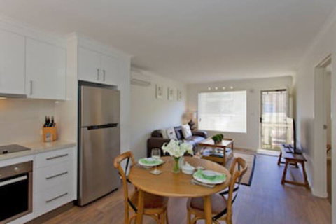 Boutique Apartment Central & Sophisticated - Accommodation Gladstone 0