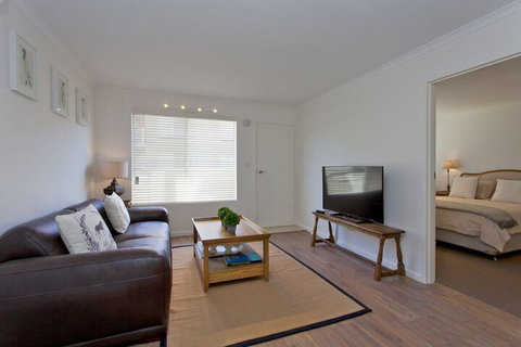 Boutique Apartment Central & Sophisticated - Accommodation Gladstone 3