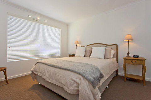 Boutique Apartment Central & Sophisticated - Accommodation Gladstone 5