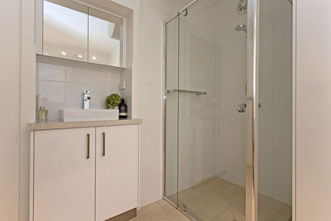 Boutique Apartment Central & Sophisticated - Accommodation Gladstone 1
