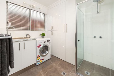The Manhattan Central & Sophisticated - Accommodation Gladstone 7