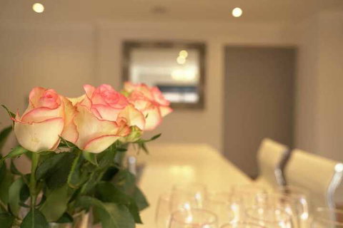 7 Bedrooms House For Big Group - Accommodation Gladstone 2