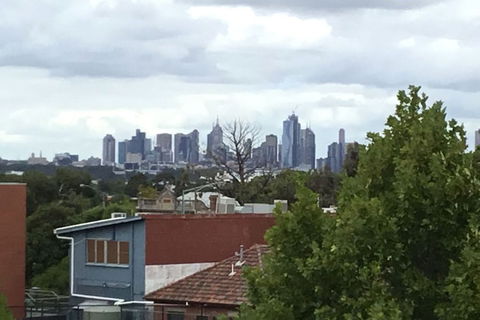 Essendon Sub Penthouse On Napier - Accommodation Gladstone 2
