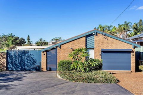 Campbell Avenue 28 - Accommodation Gladstone 0